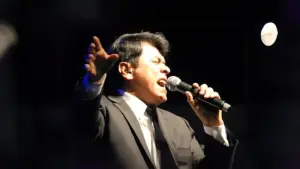 Álvaro Torres: A Musical Odyssey from El Salvador to Global Acclaim