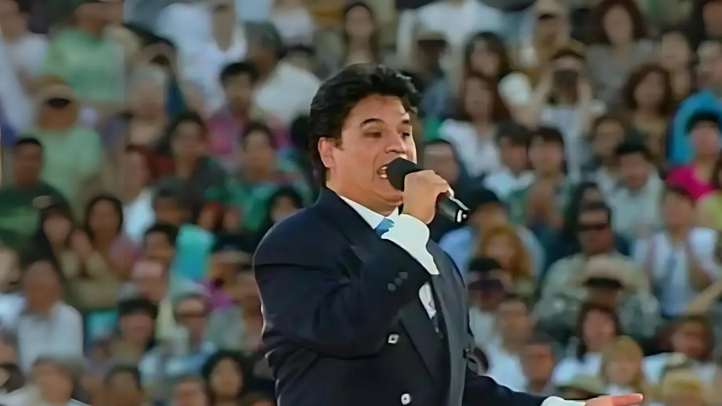 Juan Gabriel: The Divo of Mexico - A Symphony of Passion and Unforgettable Legacy 1 Juan Gabriel