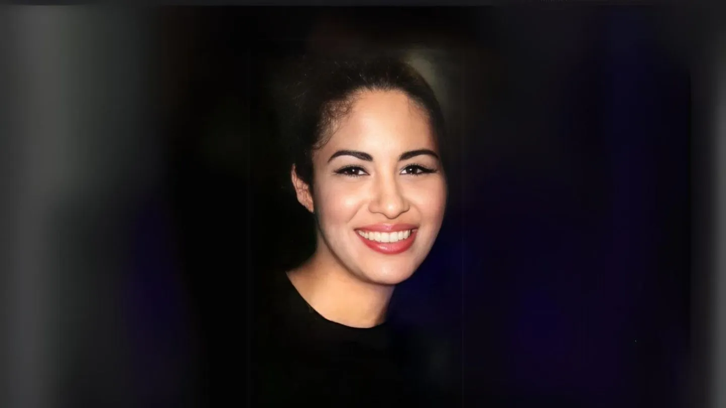 Selena Quintanilla: The Queen of Tejano Music - A Life Cut Short, a Legacy Eternal 1 Selena Quintanilla Perez