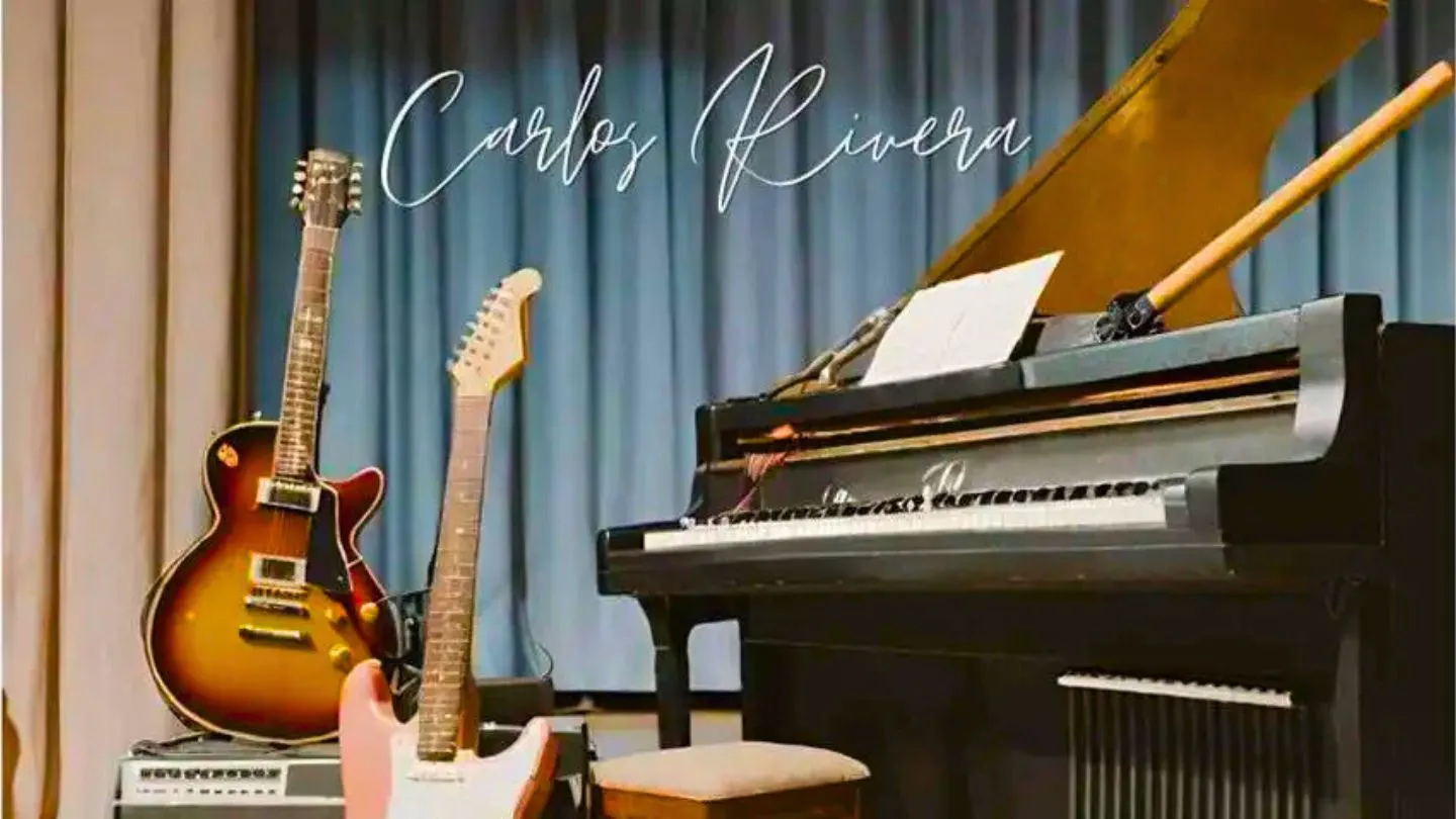 Te Esperaba: la serenata poética de Carlos Rivera 1 Te Esperaba