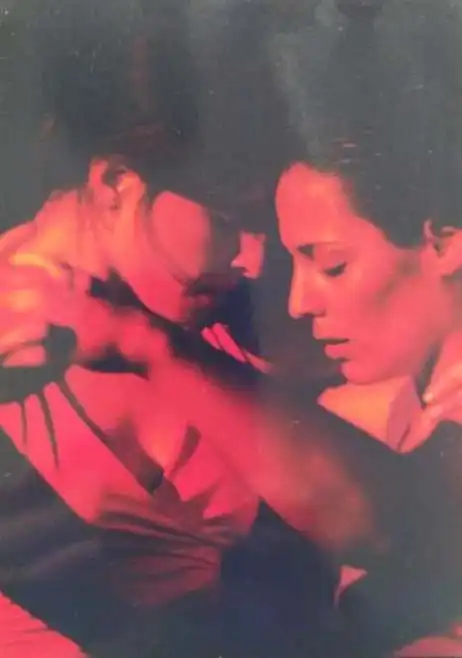Korespa - Dos mujeres bailando un tango