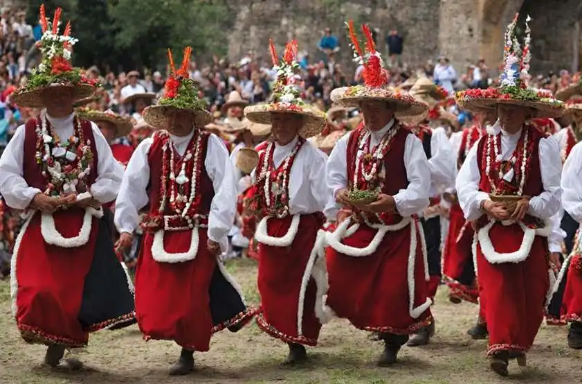 El mundo de la cultura Hispana 42 Festivos en Honduras