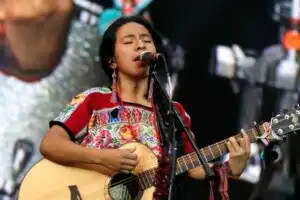 Sara Curruchich: Ecos de resiliencia indígena en el folklore guatemalteco