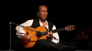 Rocío Dúrcal: El legado atemporal de la reina de la ranchera 10 Paco de Lucía: el viaje de un maestro del flamenco a través de las cuerdas y el alma