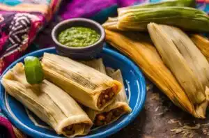 Cocina de Guatemala: un tapiz culinario de cultura, tradición y sabor 6 Receta de Tamales de Guatemala: Desenvolviendo el arte de la tradición culinaria maya